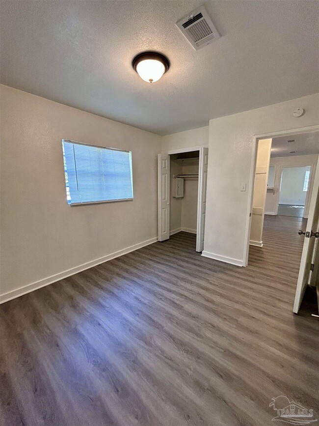 Building Photo - 409 Belmont Ave