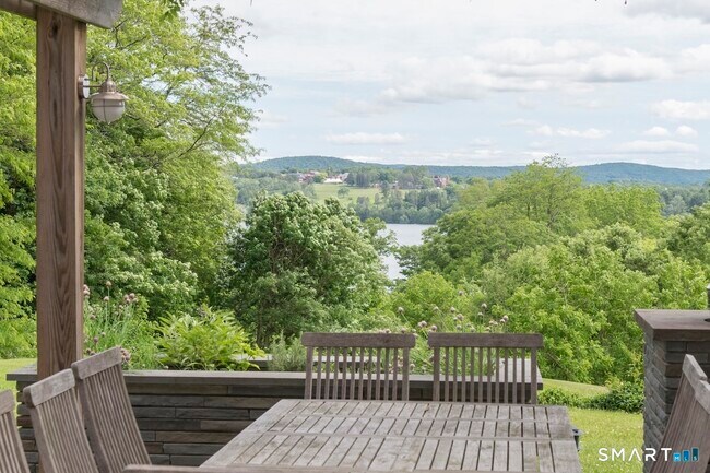 Building Photo - 15 Harrison St