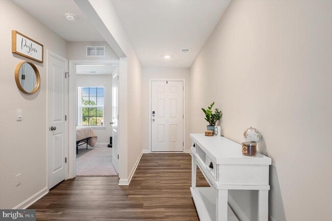 Building Photo - 171 Centergate Dr