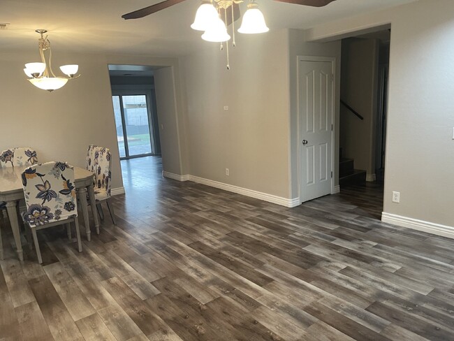 Building Photo - 11593 W Palo Verde Ave