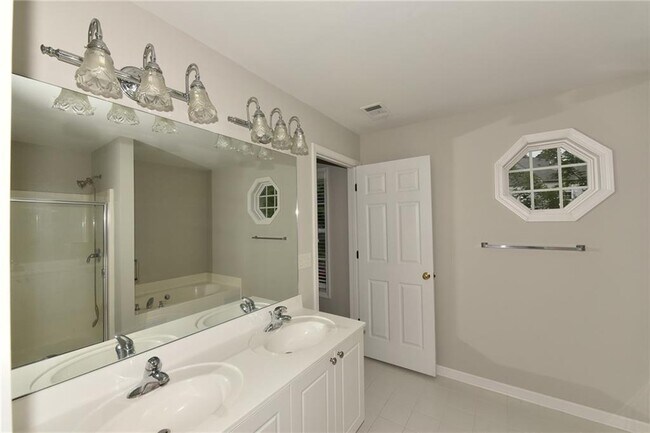 Building Photo - 3546 Spring View Ct