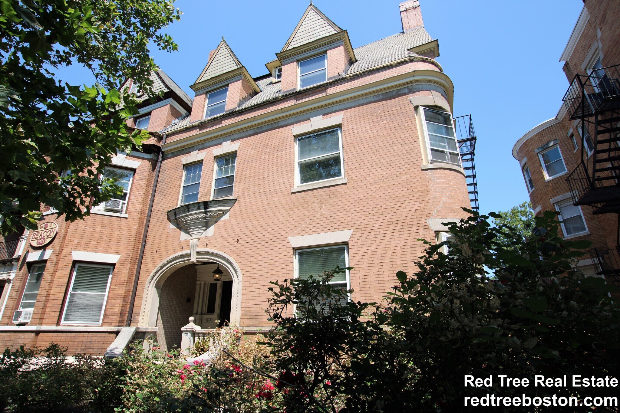 Building Photo - 1748 Beacon St