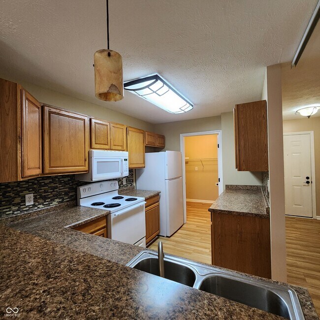 Building Photo - 232 Legends Creek Pl