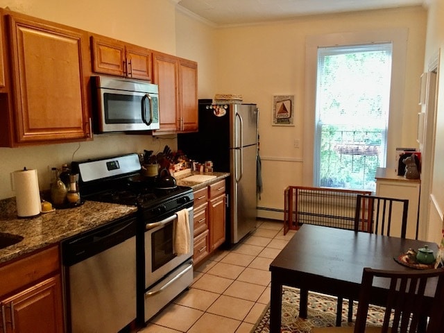 Building Photo - 25 Newton St