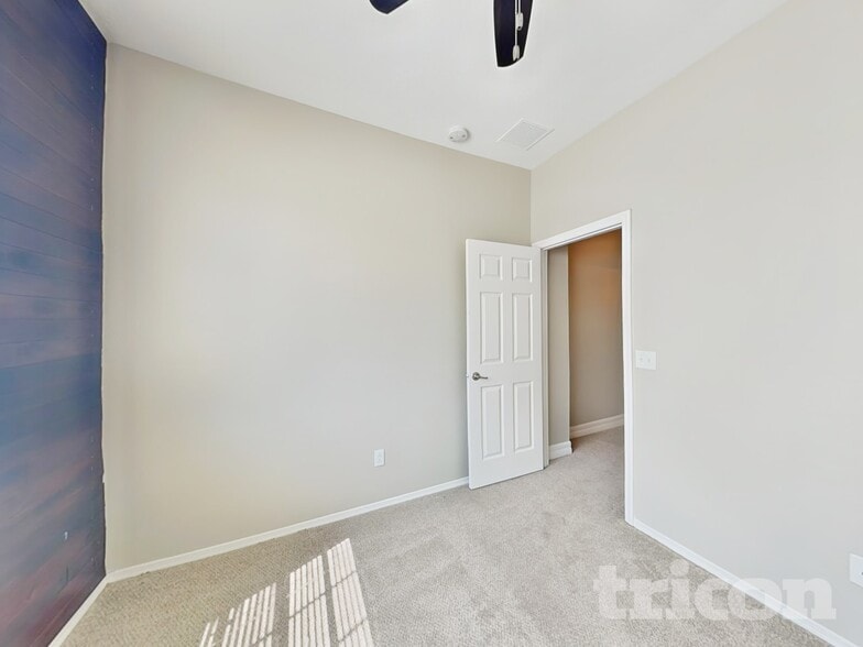 Building Photo - 3230 Ogden Dr