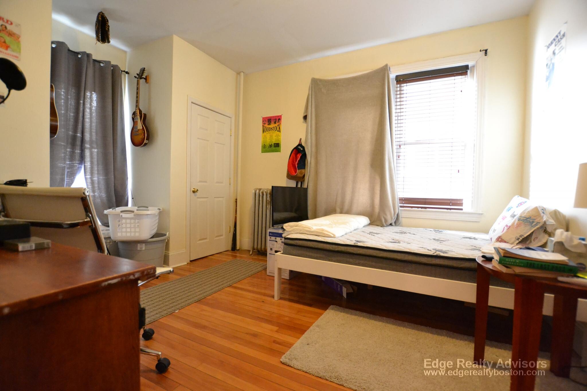 Building Photo - 132 Pleasant St