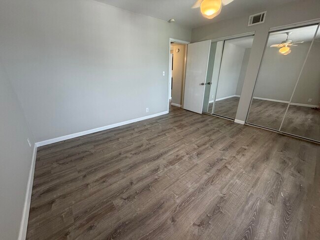 Building Photo - 3408 Balboa Ln