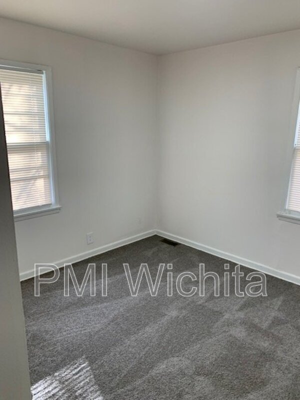 Building Photo - 2303 S Belmont St