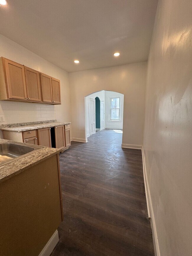 Building Photo - 4133 Pennsgrove St