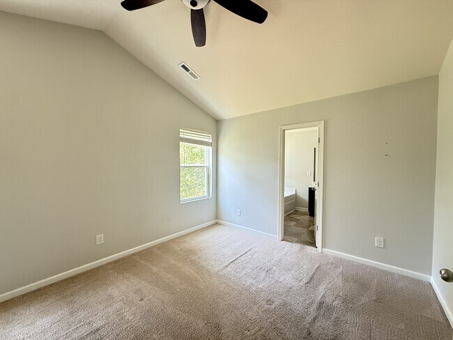 Building Photo - 408 Polly Dr
