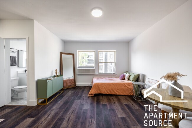 Building Photo - 1555 W Hollywood Ave