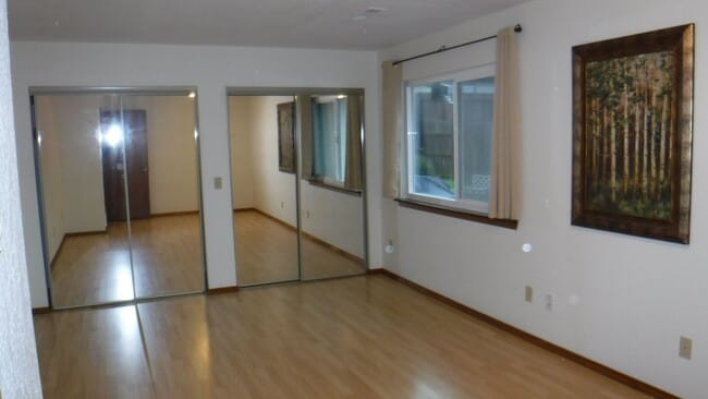 Building Photo - 570 Velopa Ct