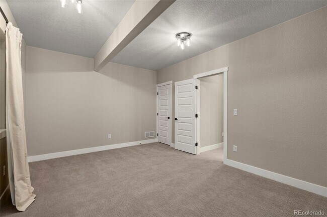 Building Photo - 16349 Bassett Ml Wy