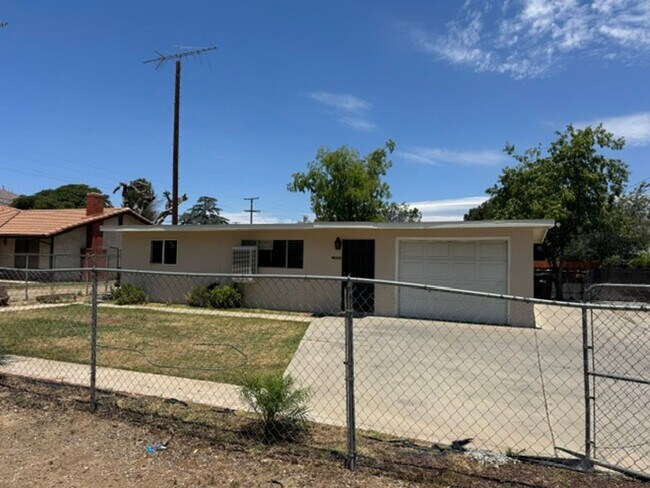 Building Photo - 23890 Hemlock Ave