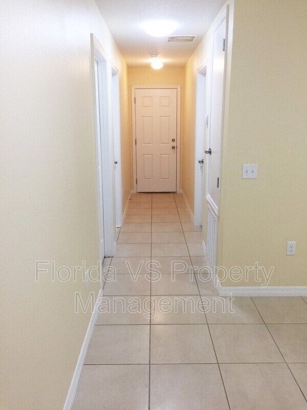Building Photo - 332 Dundee Dr