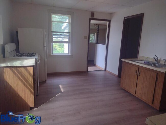 Building Photo - 2511 S 7th St