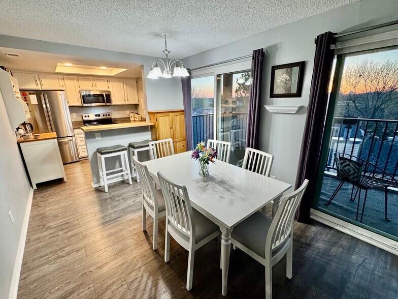 Building Photo - 15911 E Dakota Pl