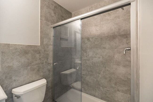 Building Photo - 1035 Barnett Shoals Rd