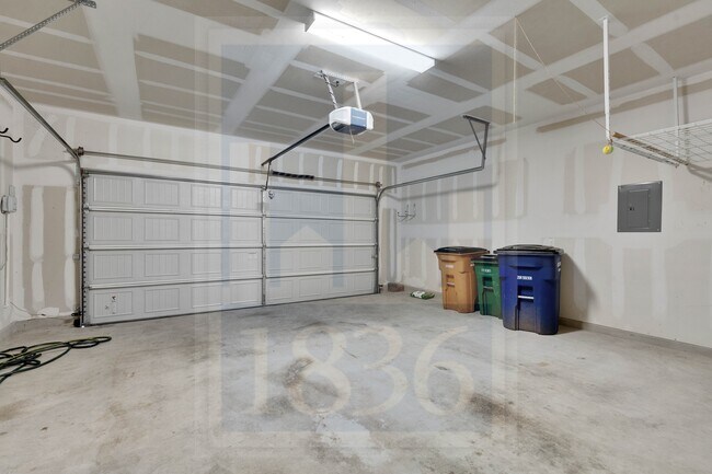 Building Photo - 7604 Vidrine St