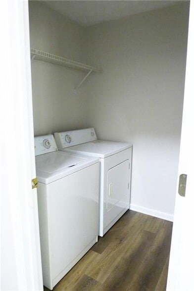 Building Photo - 327 Lee Miller Dr