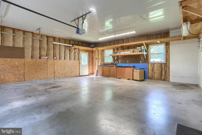 Building Photo - 112 Lynmar Ave