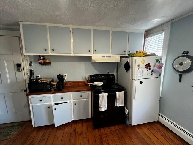 Building Photo - 235 Spring St