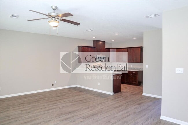 Building Photo - 118 Artesian Way