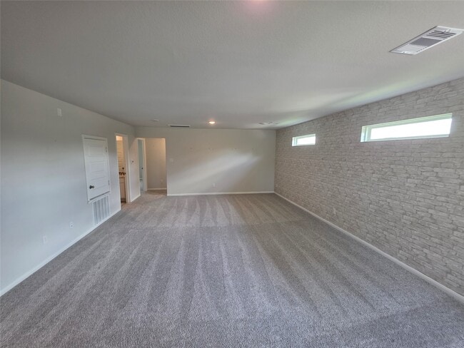 Building Photo - 110 Elm