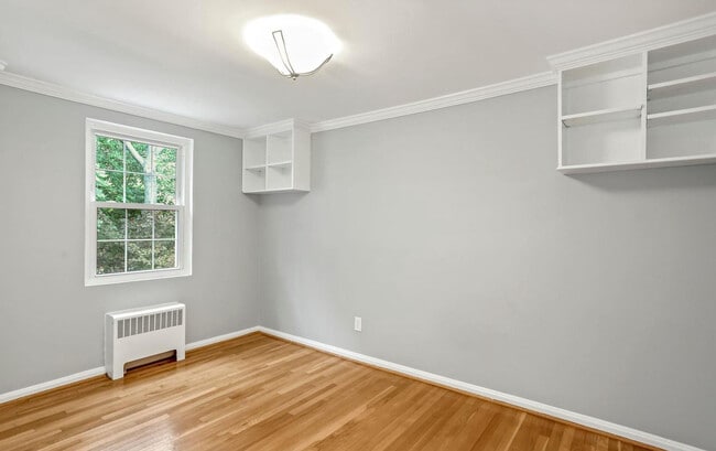 Building Photo - 3012 Hickory St