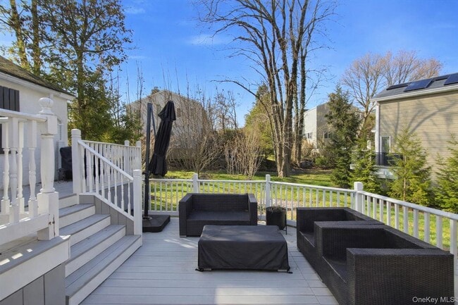 Building Photo - 37 Longview Dr