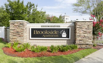 Building Photo - Brookside (Hallmark)