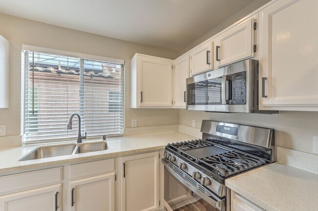 Building Photo - Newly Updated 4Bed/2Bath/2Car- residence located in NW Las Vegas community with NO HOA!