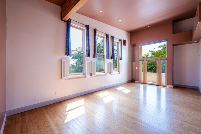 Building Photo - 3600 Cerrillos Rd