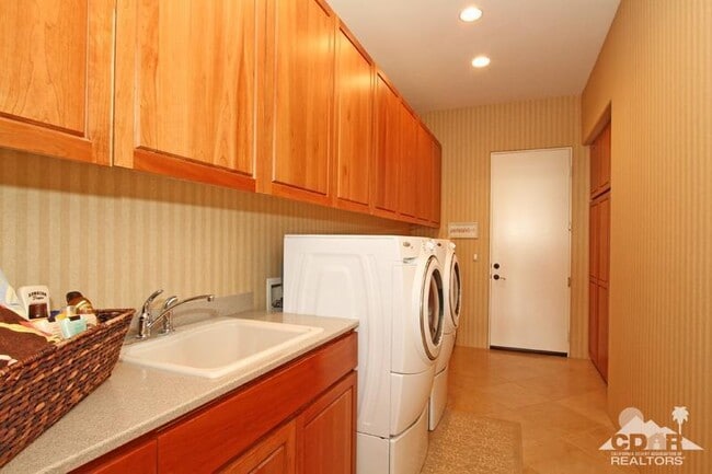 Building Photo - 48594 Vista Palomino