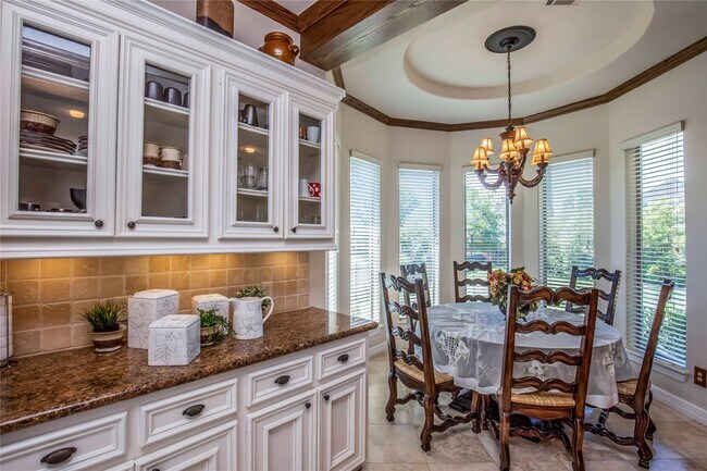Building Photo - 25219 Hideaway Run Dr