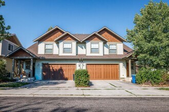 Building Photo - Modern Duplex in Bozeman – 3 Bed, 2.5 Bath