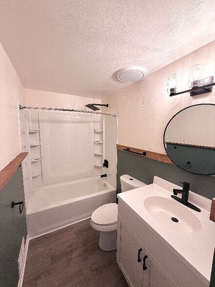 Building Photo - 1316 Marquette Ave