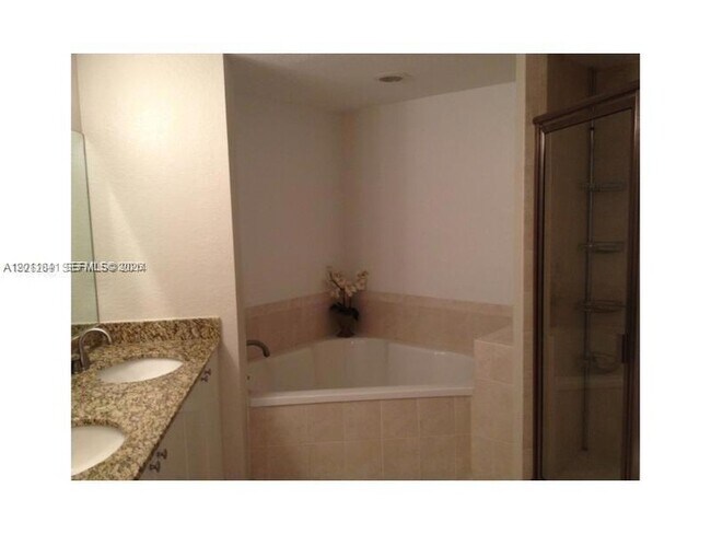 Building Photo - 1830 Radius Dr