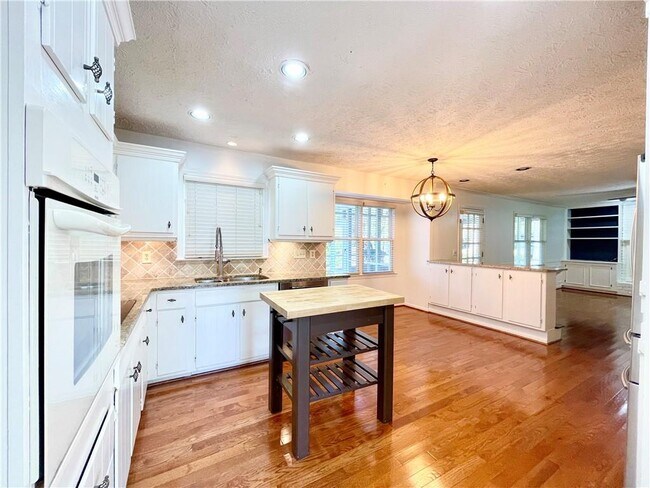 Building Photo - 2395 Brownstone Ct NE