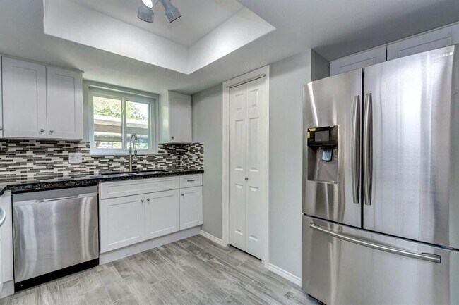 Building Photo - 5005 Georgi Ln