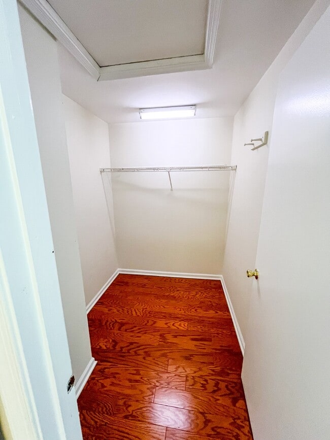 Building Photo - 14425 Gringsby Ct
