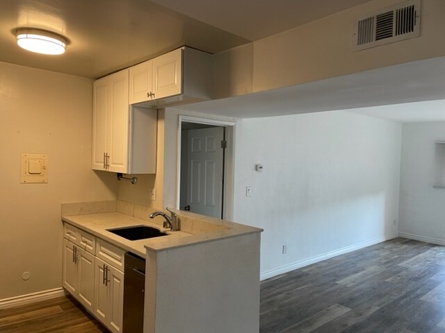 Building Photo - 18307 Burbank Blvd