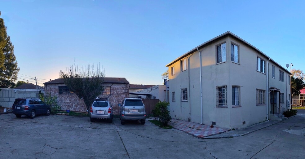 Building Photo - 1534 University Ave