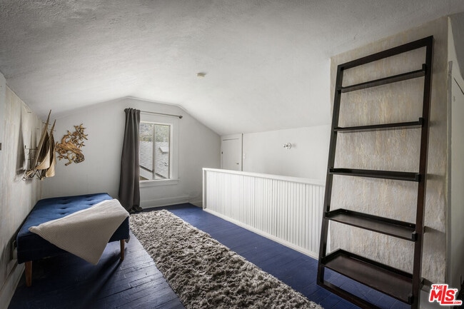 Building Photo - 201 S Ave 55