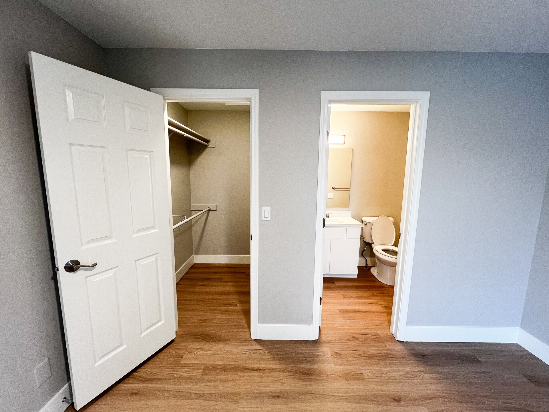 Building Photo - 6521 W Lucky Ln