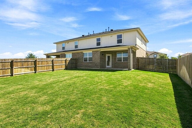 Building Photo - 429 Brody Ln