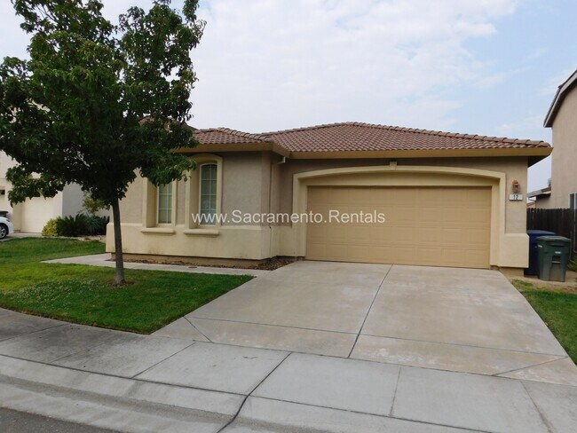 Building Photo - Spacious Elk Grove 3bd/2ba House with 2 Ca...
