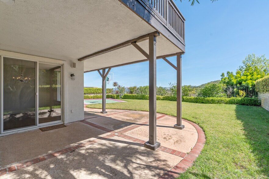 Building Photo - 674 Via de Tierra