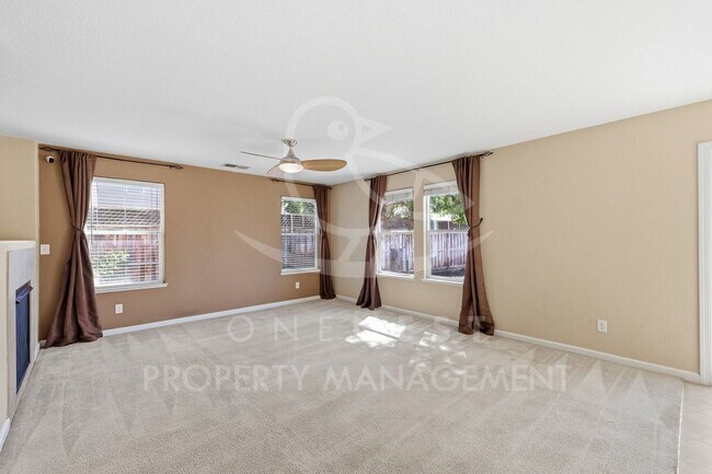 Building Photo - 2708 Woodfield Way