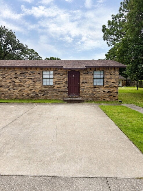 Building Photo - 818 Lark St